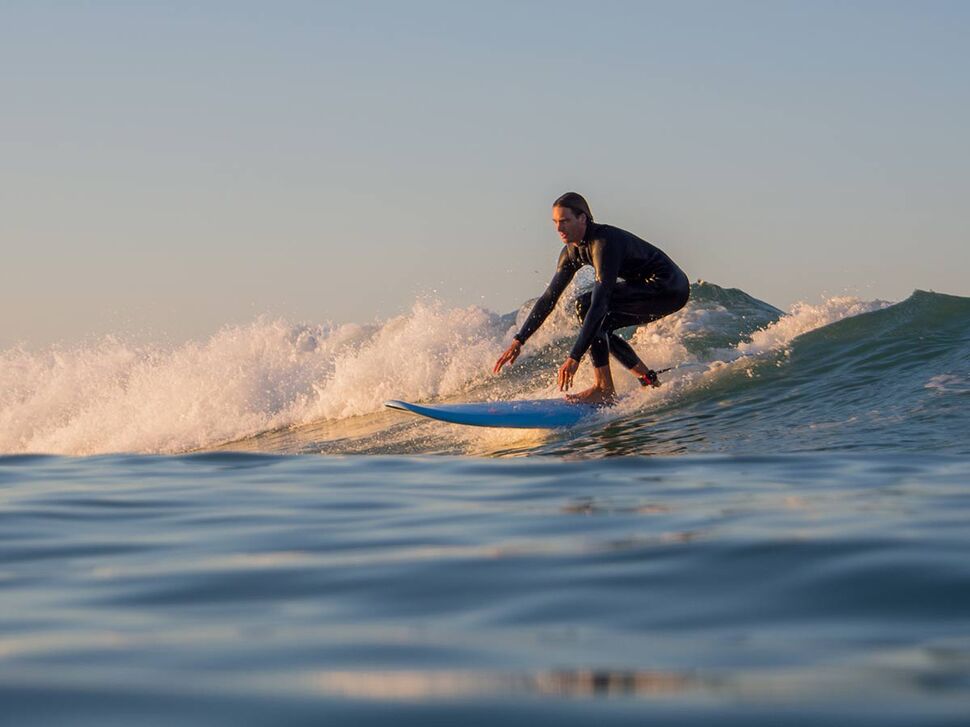 Lerne den richtigen Drop im Surfkurs