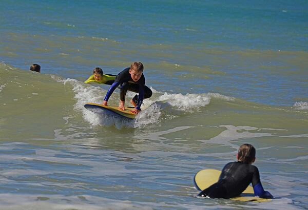 Surfkurse für die ganze Familie im A-Frame Surfcamp für Familien in Spanien