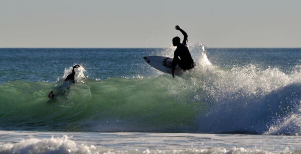 Grüne Welle an den Surfspots Spanien