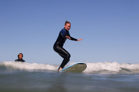 Surfkurs für Anfänger in der A-Frame Surfschule in El Palmar