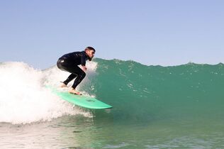 Grüne Wellen und sonnige Surf Sessions mit dem El Palmar Surf Report