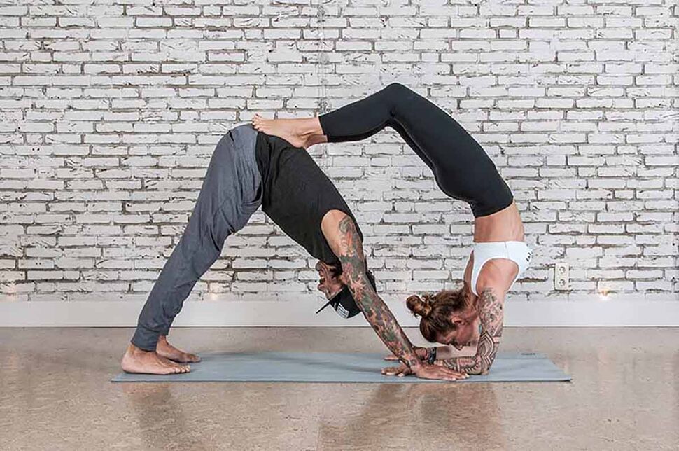 Acroyoga ist de ideale Yoga Stil für Paare