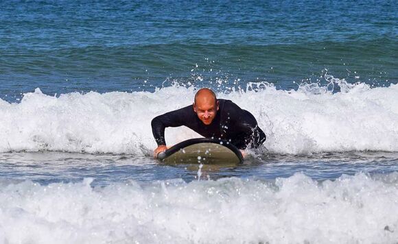 Angleiten beim Surfen lernen in Spanien 