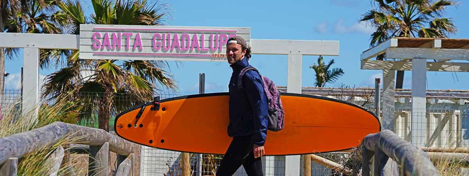 Surfen und Sonne bestimmen das Leben in El Palmar Andalusien