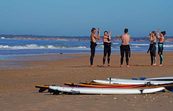 Surfkurse im A-Frame Surfcamp in Spanien