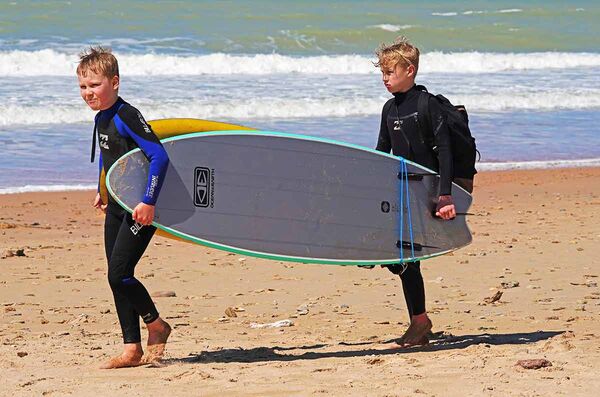 Kinder Surf-Kurs im Surfcamp für Familien