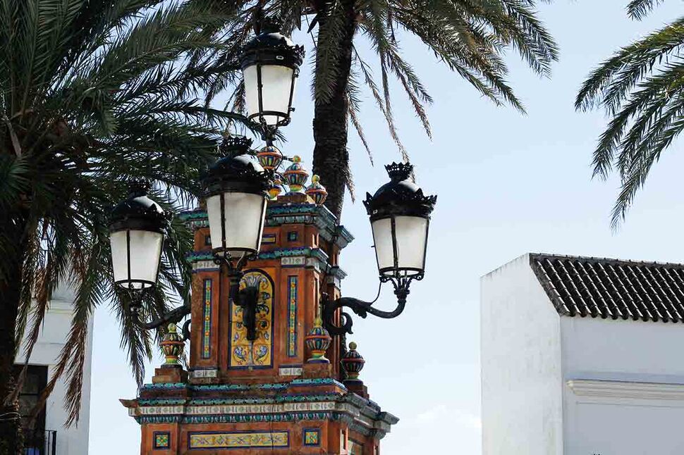 Vejer de la Frontera und die farbenprächtige Plaza del España