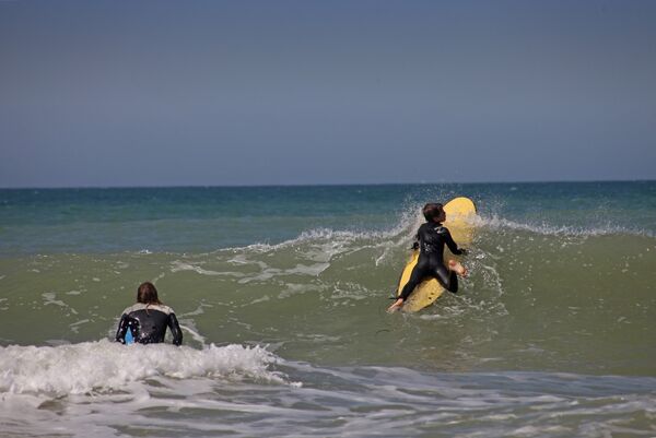 Surfkurse im surfcamp für familien
