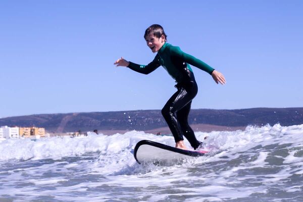 Surfkurs für Kinder in Spanien