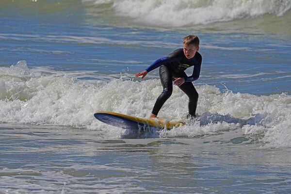 Surfkurse für die ganze Familie im A-Frame Surfcamp für Familien in Spanien