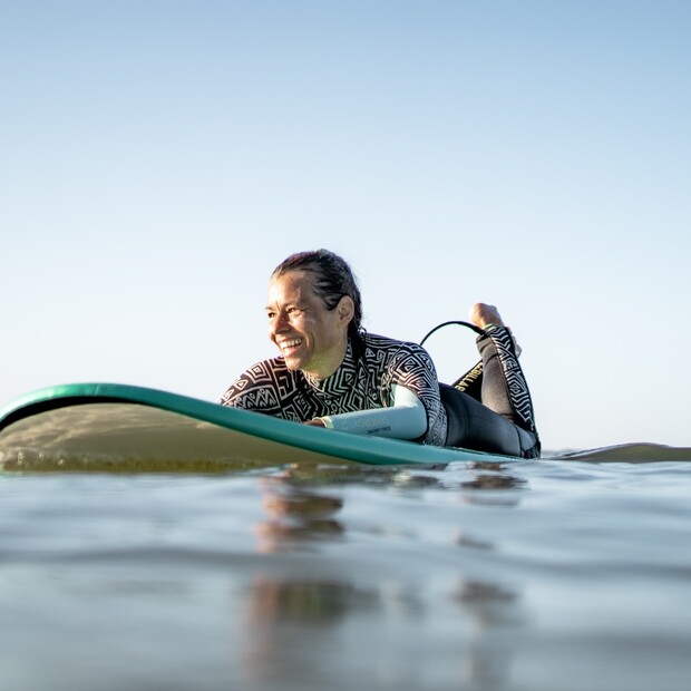 die Turtle Roll hilft dir, mit großen Brettern entspannt ins Lineup zu kommen