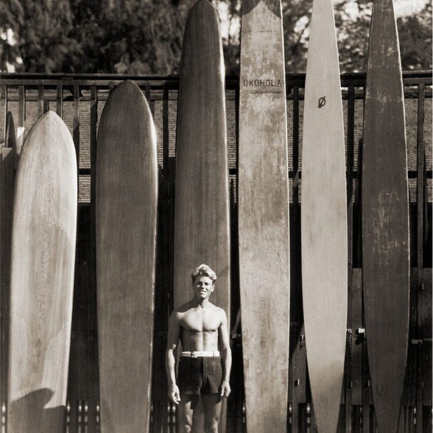 Vollholz-Surfboards waren deutlicher schwerer und größer