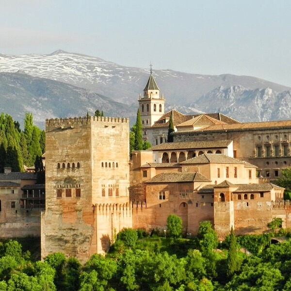 Alhambra ist eine der top Sehenswürdigkeiten in Andalusien