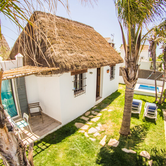 Surfcamp El Palmar, house with garden