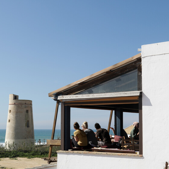 Terrasse mit Meerblick, Surfcamps für Erwachsene