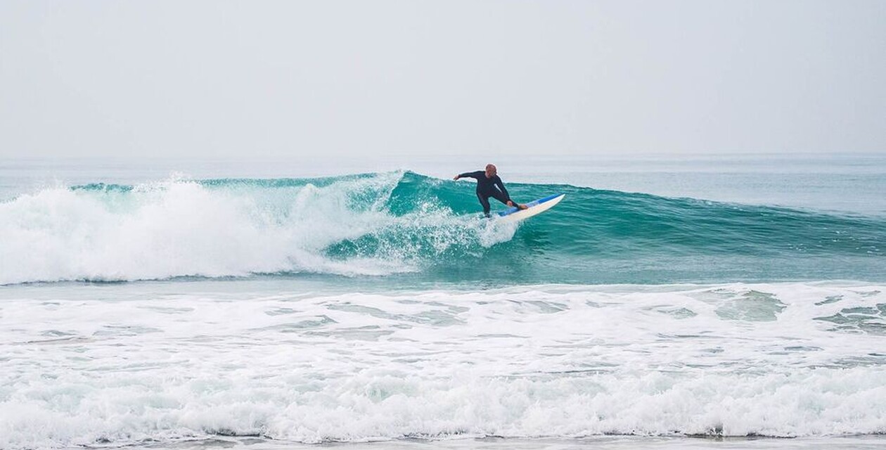 surf yoga surfer