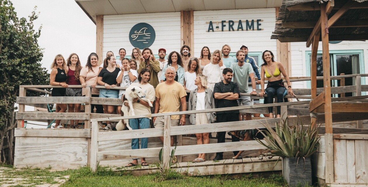 Team im A-Frame Surfcamp El Palmar