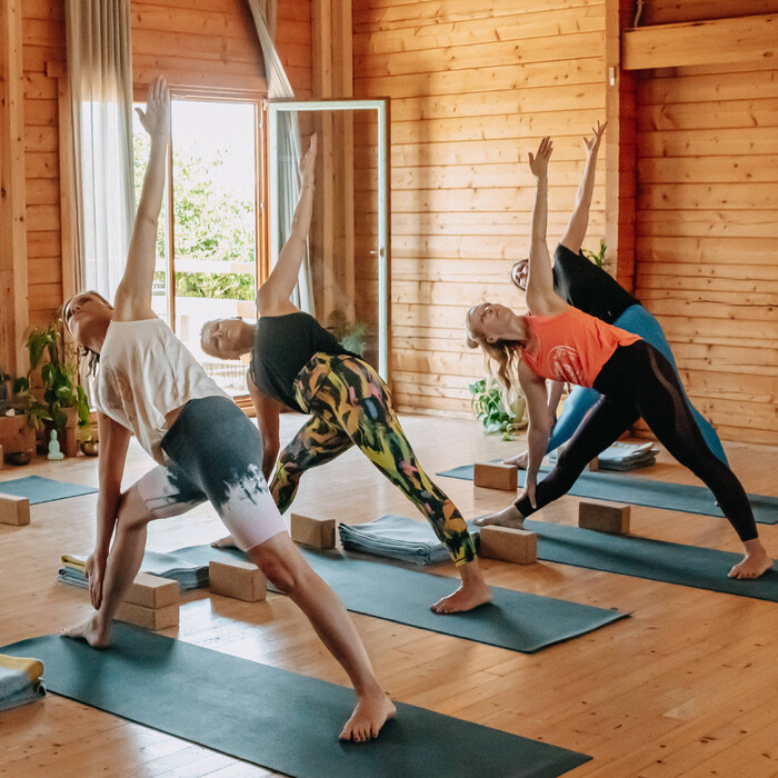 Yoga Klasse im A-Frame Surfcamp