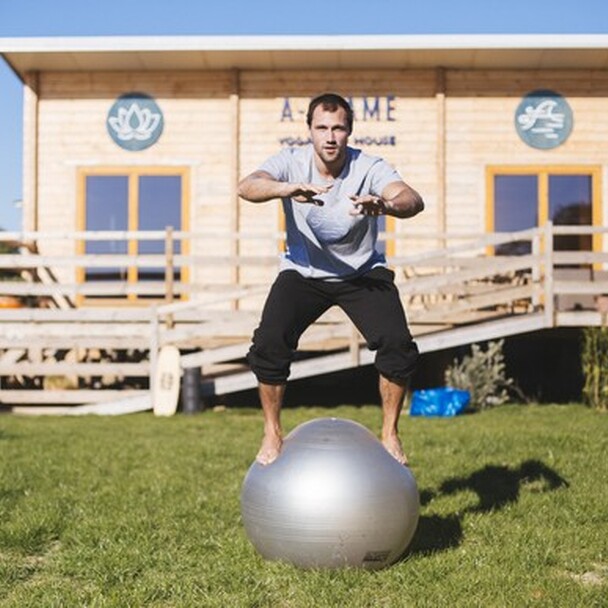 Swiss Ball for your perfect surf workout