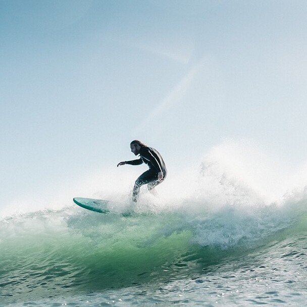 Wie lange surfen lernen, Surfer in der grünen Welle, Fortgeschrittener Surfer