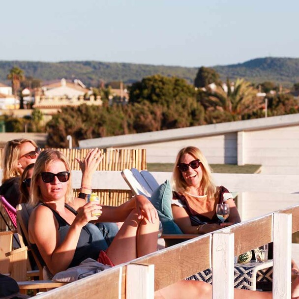 Terrasse A-Frame Surfcamp