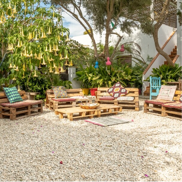 Cozy courtyard at the A-Frame surf camp