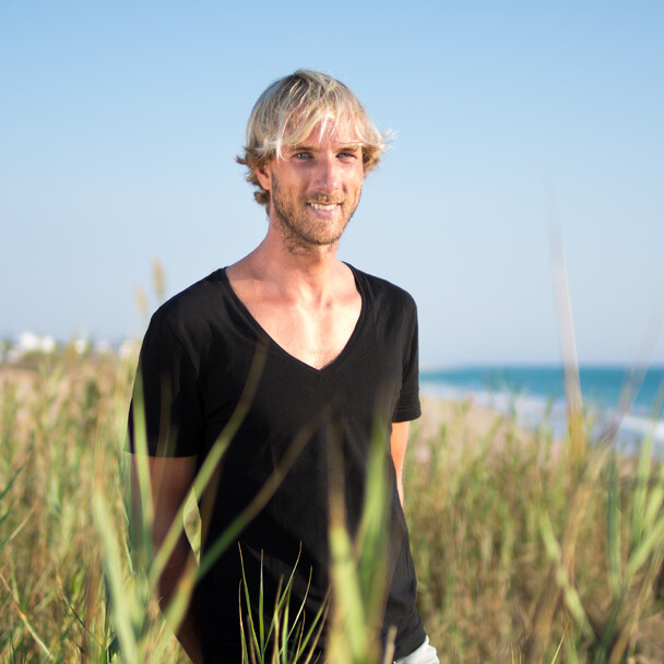 Surflehrer Joeri am Strand von El Palmar