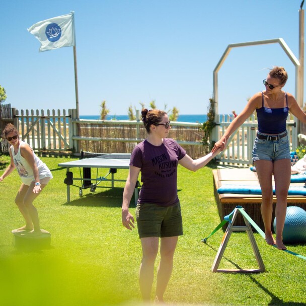 Yoga Retreat am Meer. Der Garten vom Yoga Haus mit Meerblick.